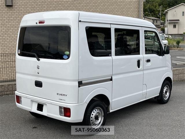 Suzuki EVERY 2020-04 341356-1