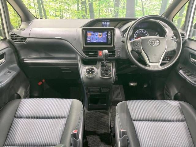 Toyota NOAH 2016-12 22589-1