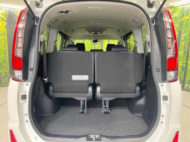 Toyota NOAH 2016-12 22589-11