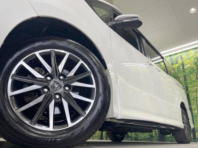 Toyota NOAH 2016-12 22589-14