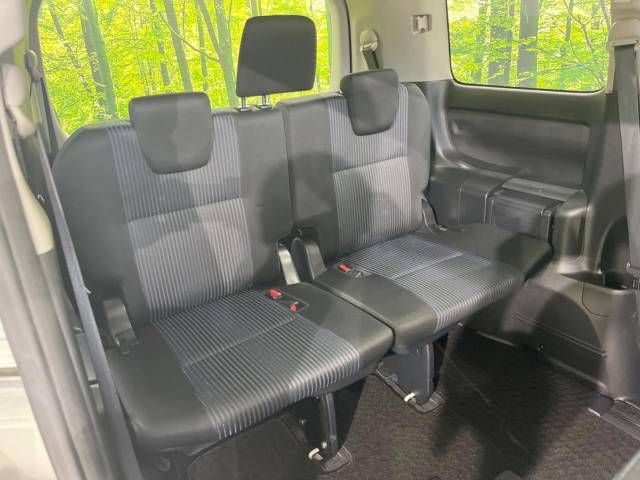 Toyota NOAH 2016-12 22589-10