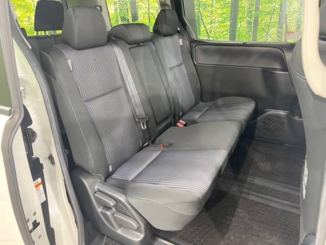 Toyota NOAH 2016-12 22589-9