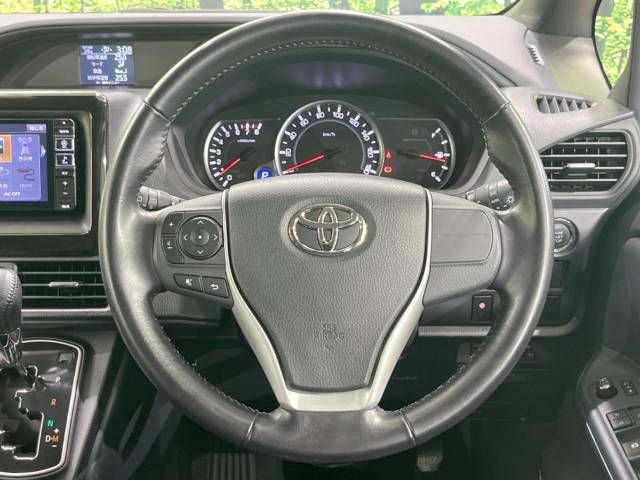 Toyota NOAH 2016-12 22589-12