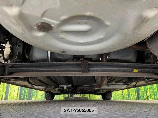Toyota SIENTA 2015-11 236553-19