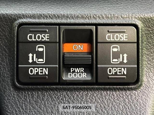 Toyota SIENTA 2015-11 236553-5