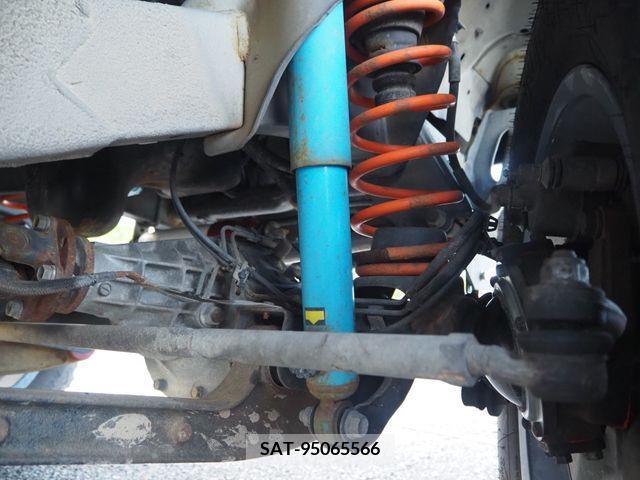 Suzuki JIMNY 2006-11 306105-28