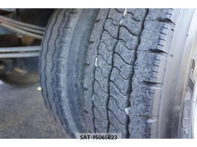 Hino RANGER 2012-11 206195-8