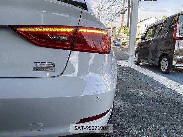 Audi A3 SEDAN 2015-06 329036-17