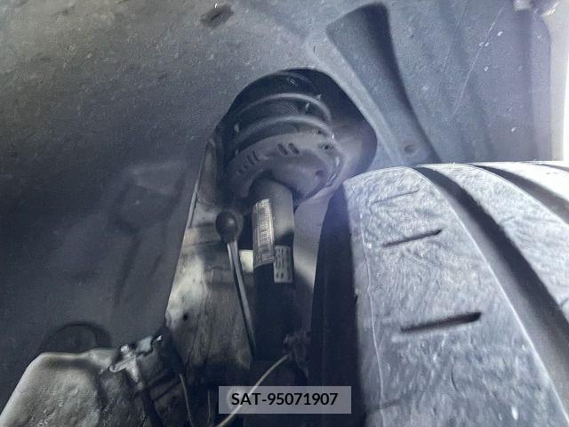 Audi A3 SEDAN 2015-06 329036-13