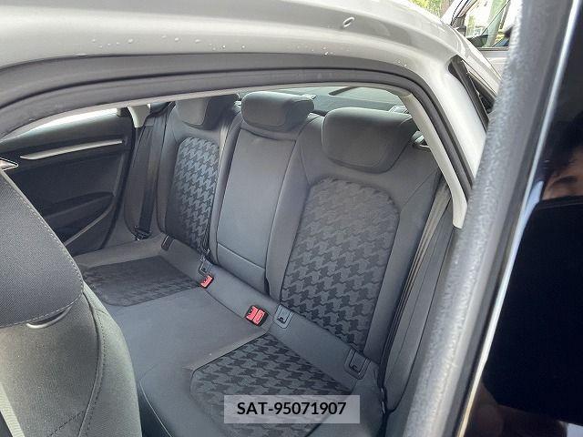 Audi A3 SEDAN 2015-06 329036-27