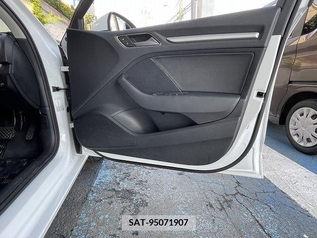 Audi A3 SEDAN 2015-06 329036-12