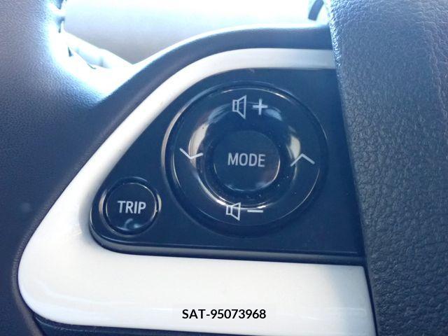 Toyota PRIUS 2018-02 221337-10