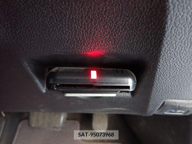 Toyota PRIUS 2018-02 221337-19