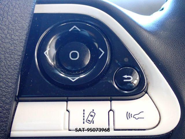 Toyota PRIUS 2018-02 221337-11