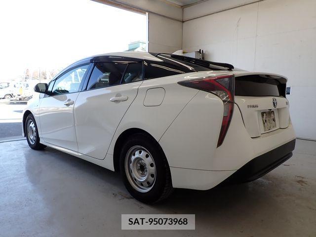 Toyota PRIUS 2018-02 221337-2