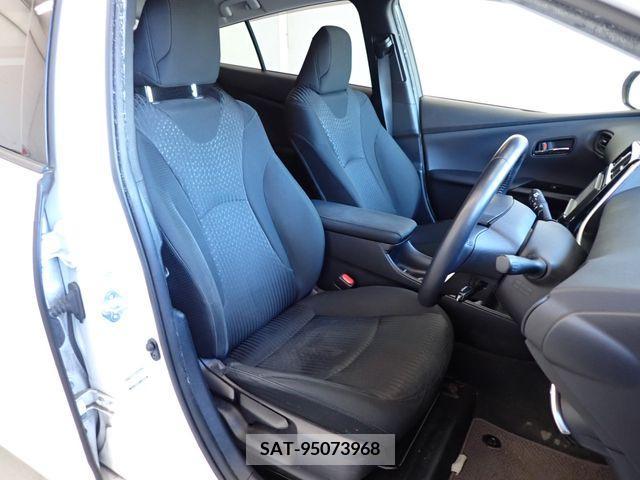 Toyota PRIUS 2018-02 221337-12