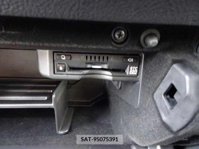 Lexus IS 2020-11 334417-25