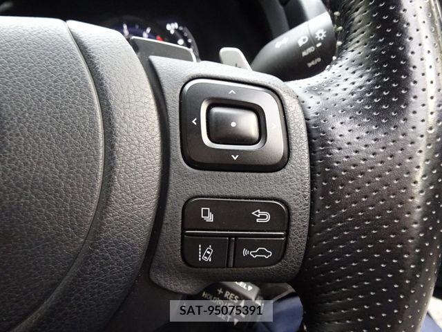 Lexus IS 2020-11 334417-11