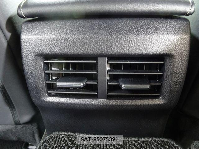 Lexus IS 2020-11 334417-28