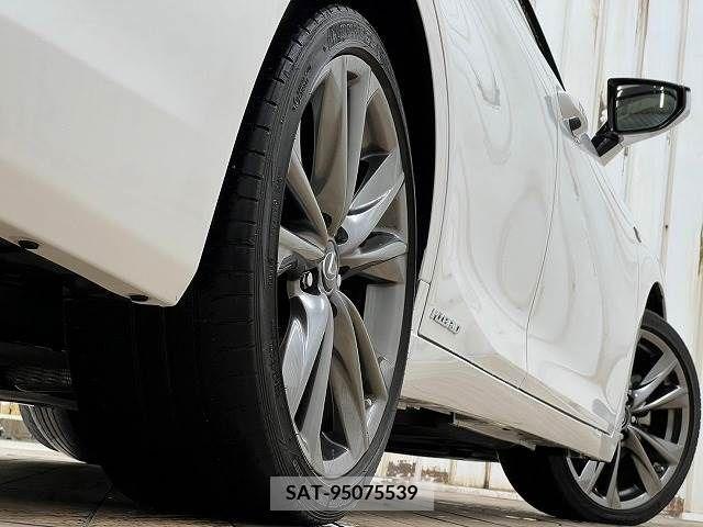 Lexus ES 2019-04 224231-18