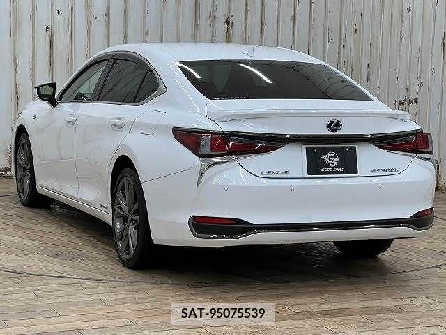 Lexus ES 2019-04 224231-16