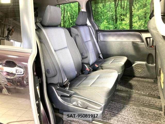Toyota VOXY 2014-03 321386-8