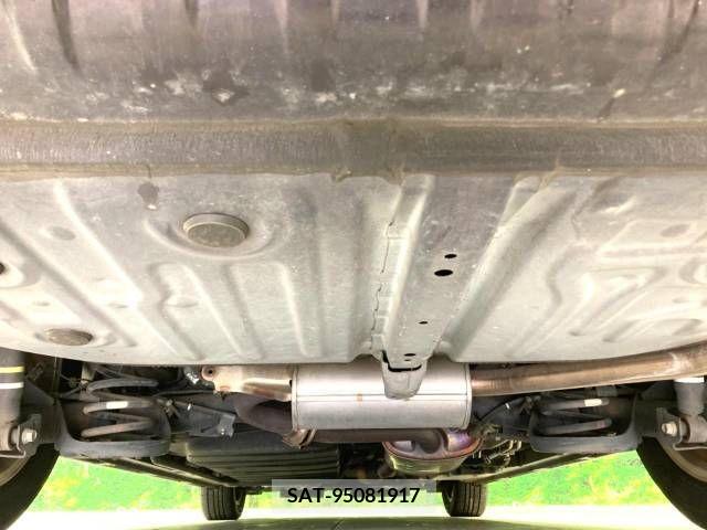 Toyota VOXY 2014-03 321386-18