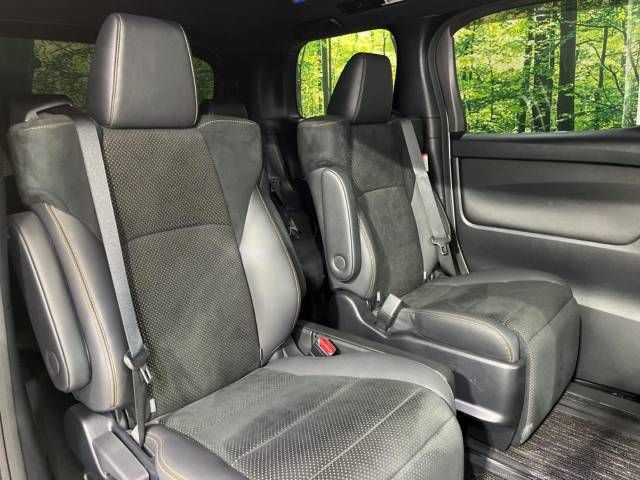 Toyota ALPHARD 2022-02 185668-9