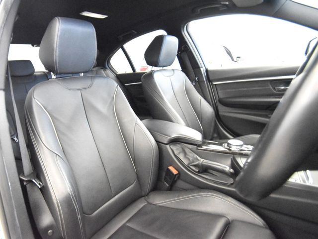 Bmw 3 SERIES 2017-02 194847-1