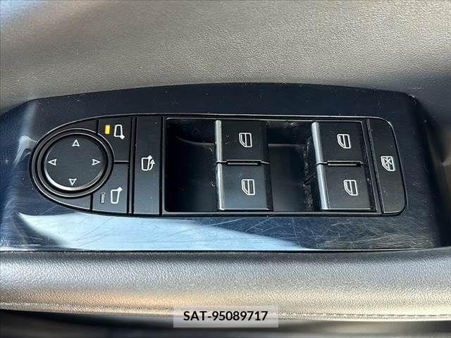 Mazda MAZDA3 2019-05 337336-23