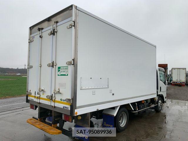 Isuzu ELF TRUCK 2019-05 207073-2