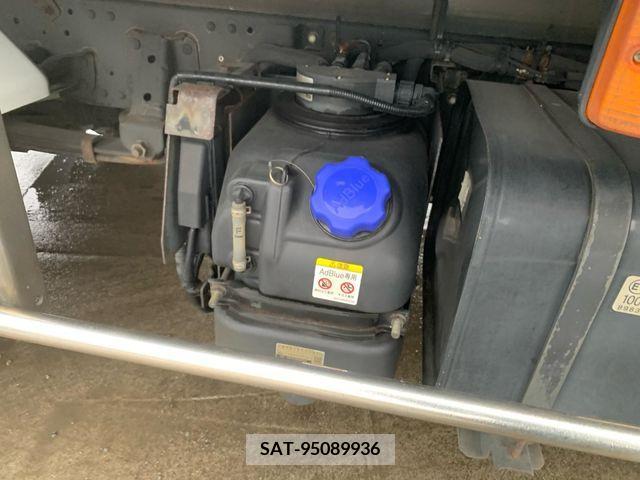 Isuzu ELF TRUCK 2019-05 207073-15