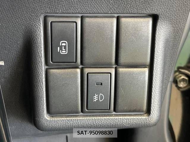 Nissan ROOX 2011-12 334251-3