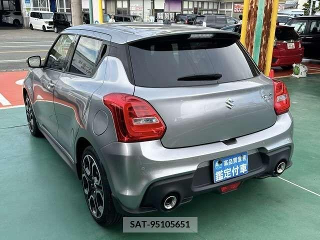 Suzuki SWIFT 2023-02 369017-1