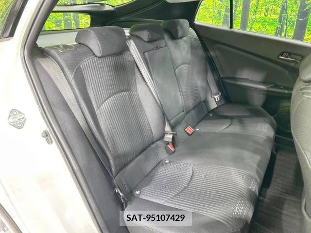 Toyota PRIUS 2018-03 322318-9