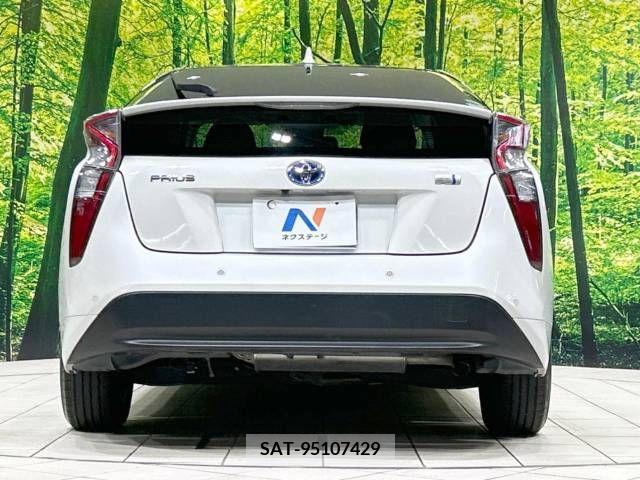 Toyota PRIUS 2018-03 322318-15