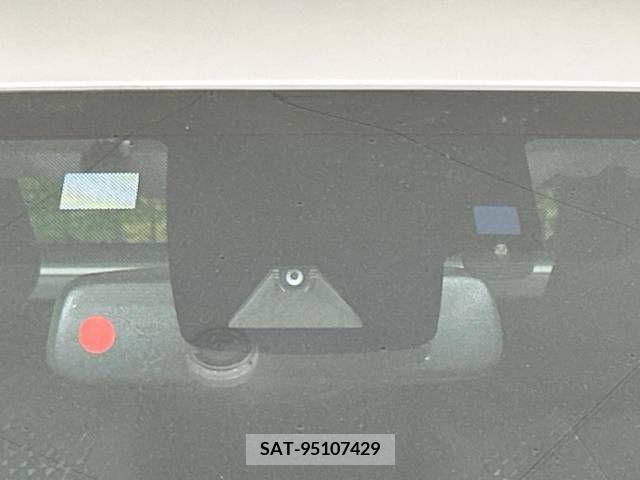 Toyota PRIUS 2018-03 322318-4