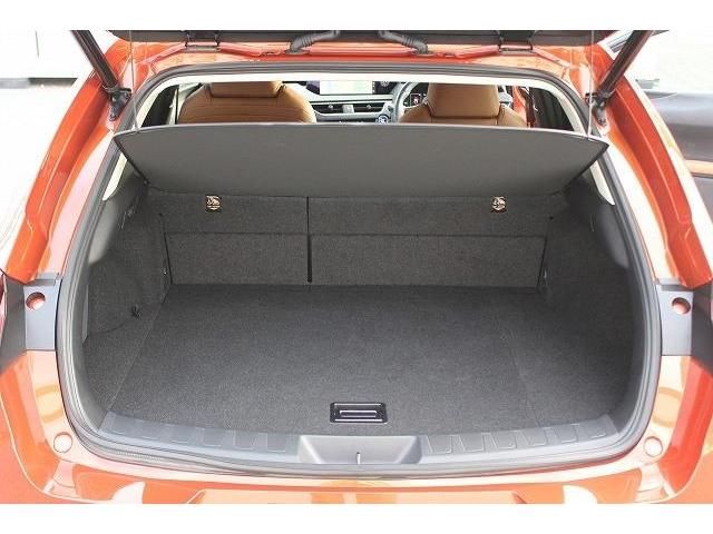 Lexus UX 2018-12 190746-16