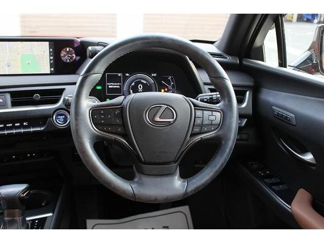 Lexus UX 2018-12 190746-15
