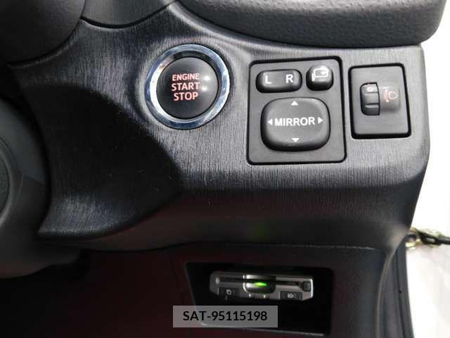 Toyota VITZ 2013-07 379888-9