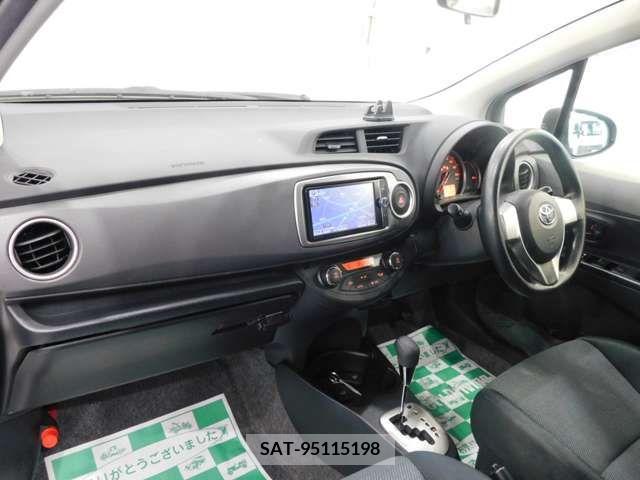 Toyota VITZ 2013-07 379888-17