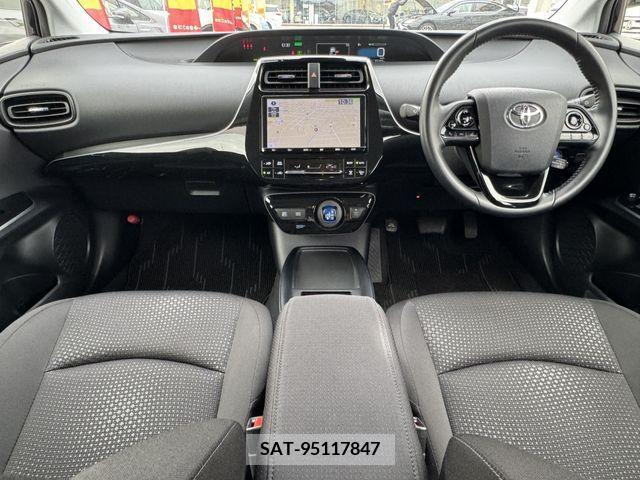 Toyota PRIUS 2021-03 220753-1