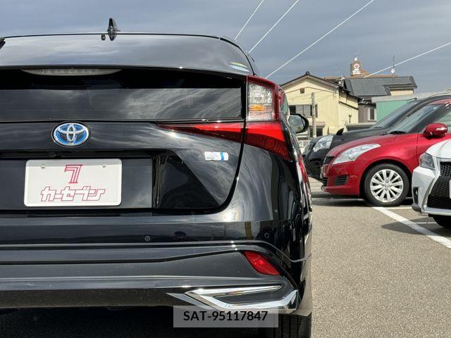 Toyota PRIUS 2021-03 220753-19