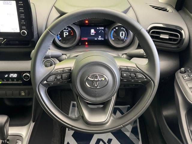 Toyota YARIS CROSS 2023-07 194659-11