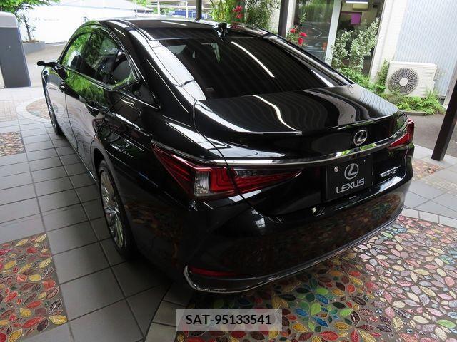 Lexus ES 2022-12 275267-12