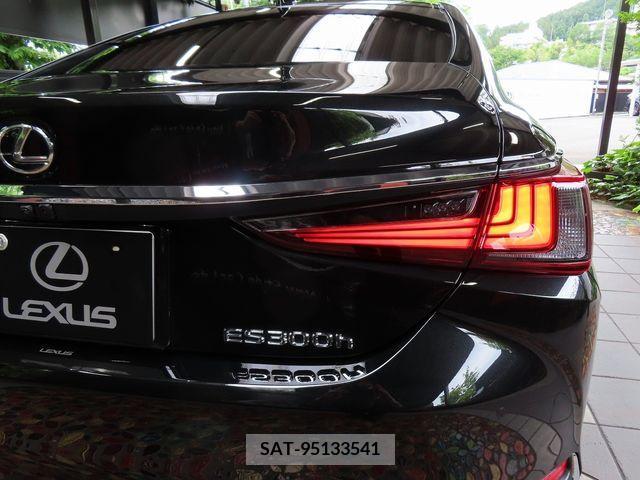 Lexus ES 2022-12 275267-6