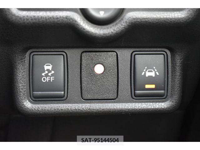 Nissan NOTE 2016-03 377067-8