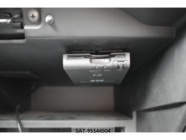 Nissan NOTE 2016-03 377067-5