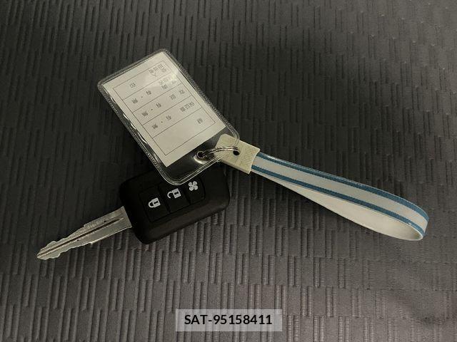 Mitsubishi MINICAB MIEV 2023-02 429958-15