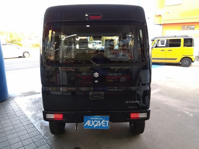 Suzuki EVERY 2022-08 181537-1
